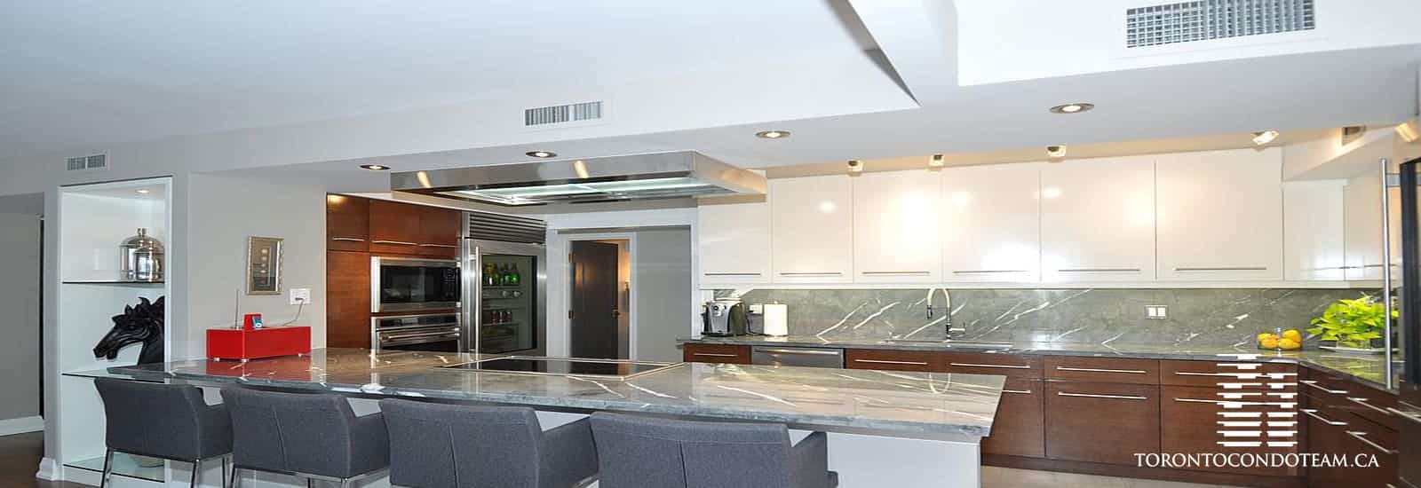 251 QUEENS QUAY WEST gallery 1