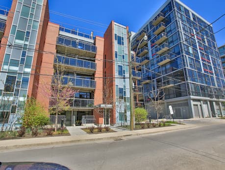60_BATHURST_ST