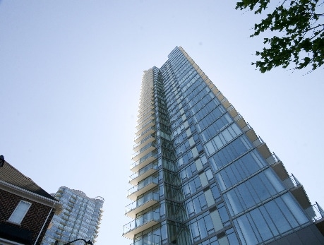 105 The Queensway, Toronto, M6S 5B5