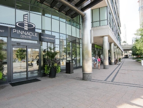 16 Yonge St, Toronto, M5J 1J5