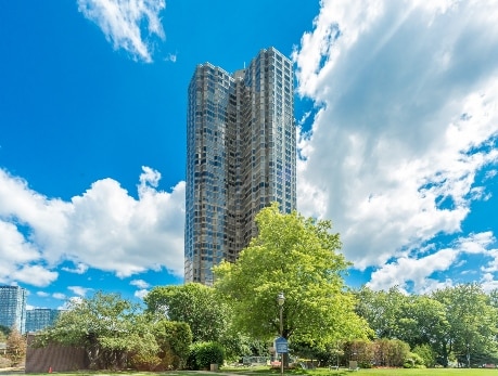 1 Palace Pier Ct, Etobicoke, M8V 2Z6