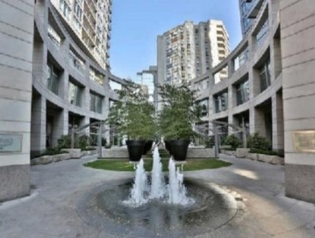 2191 Yonge St, Toronto, M4S 2B1