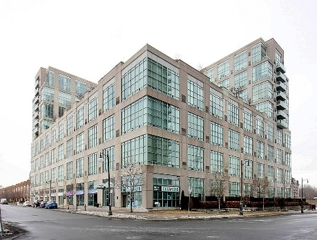 300 Manitoba St, Etobicoke, ON M8Y 4G9
