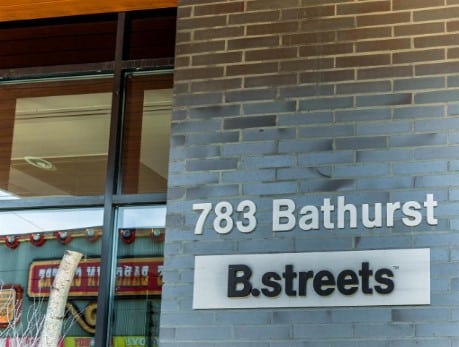 83 Bathurst St, Toronto, ON, Canada