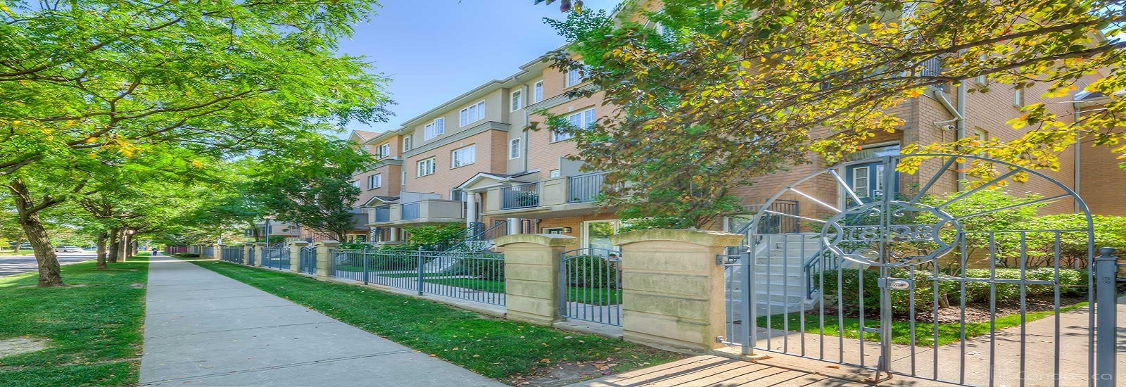 18 SOMMERSET WAY CONDOS