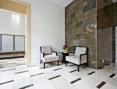 212 Eglinton Ave E, Toronto, ON M4P 1K2