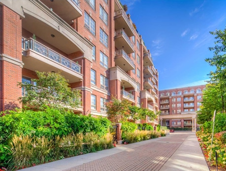 21 BURKEBROOK PL