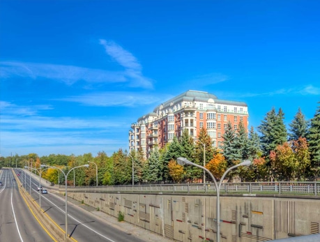 2 CHEDINGTON PL