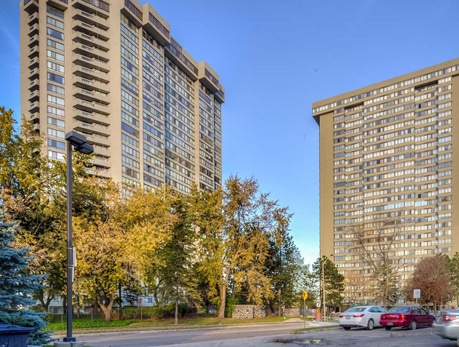 55 SKYMARK DR