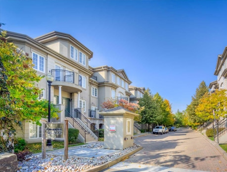 108 FINCH AVE W