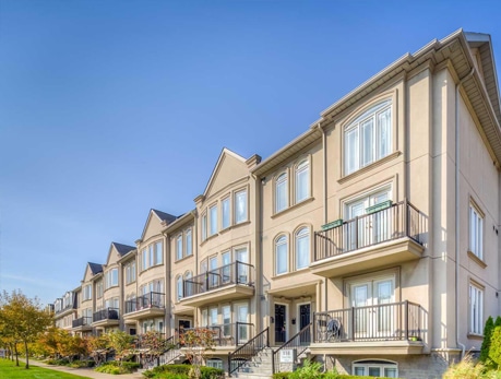 118 FINCH AVE W