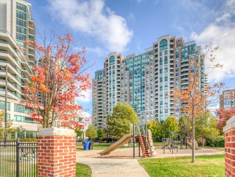 23 LORRAINE DR