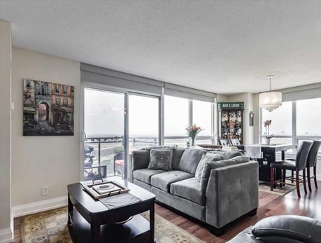 1070 SHEPPARD AVE W