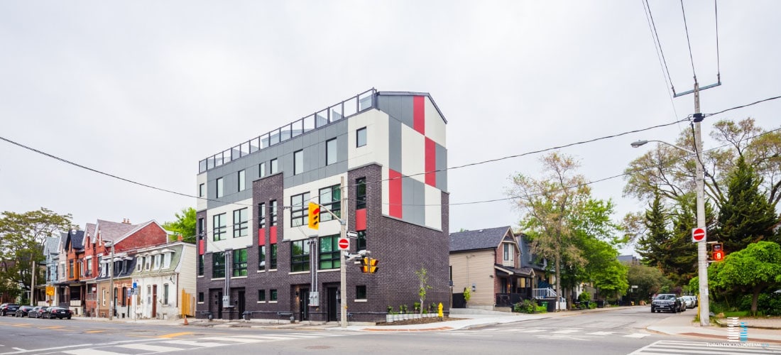 954 DUNDAS ST E CONDOS