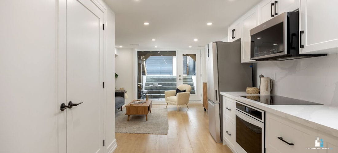 130 CLINTON ST CONDOS