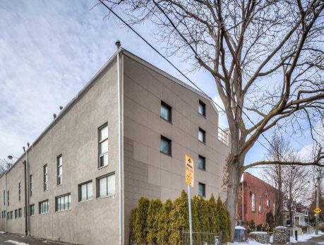 6 BARTLETT AVE