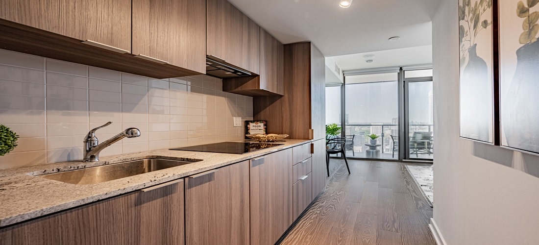 11 WELLESLEY ST CONDOS