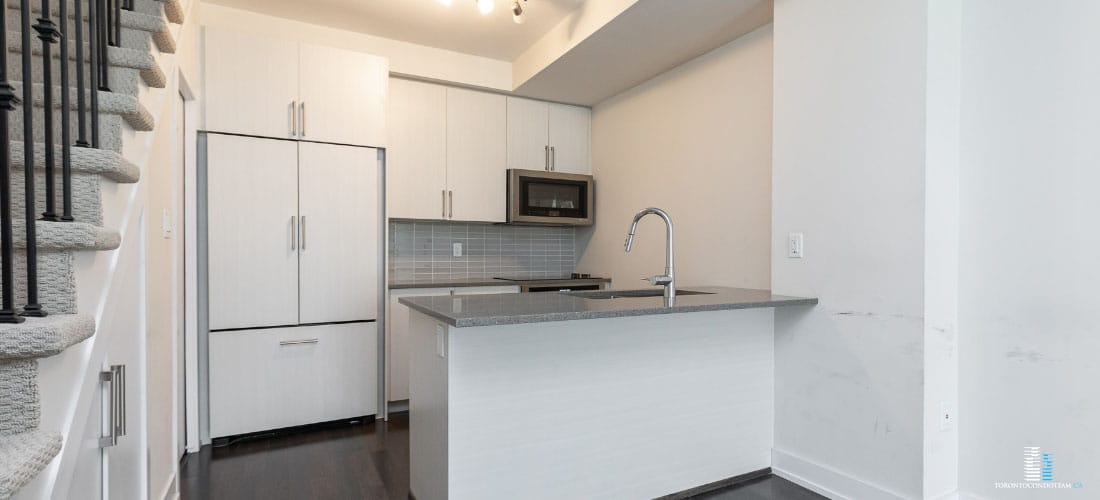 940 LANSDOWNE AVE CONDOS