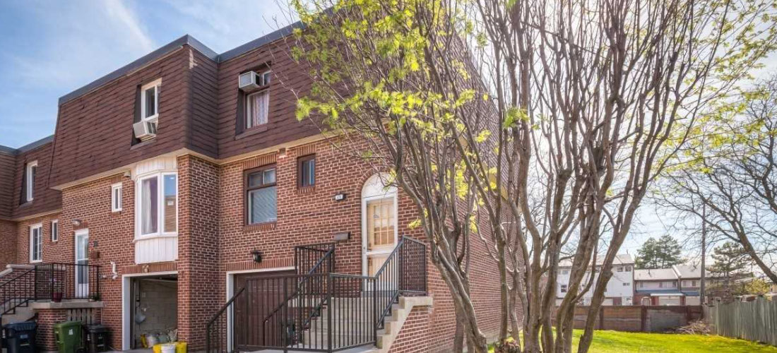 70 CROCKAMHILL DRIVE TOWNHOUSES GALLERY