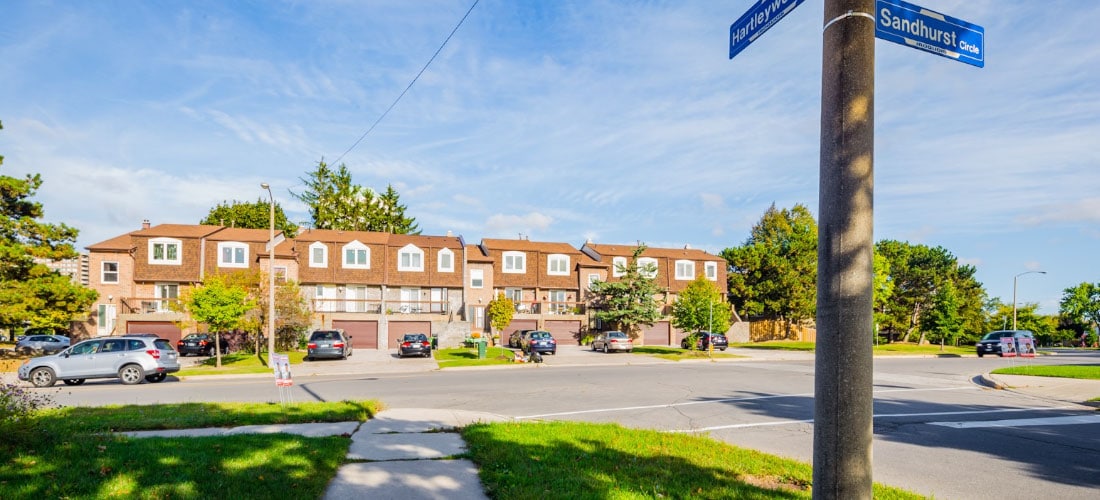30 BUDDLESWOOD COURT TOWNHOUSES GALLERY