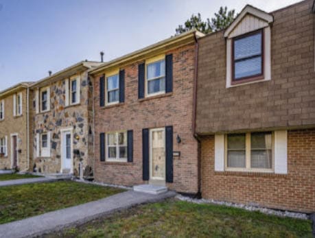 2051-2061 BRIDLETOWNE CIR