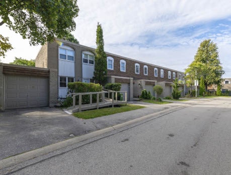 850 HUNTINGWOOD DR