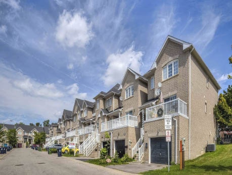 686 Warden Ave 686 WARDEN AVE