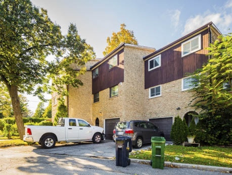 21 ROCKWOOD DR