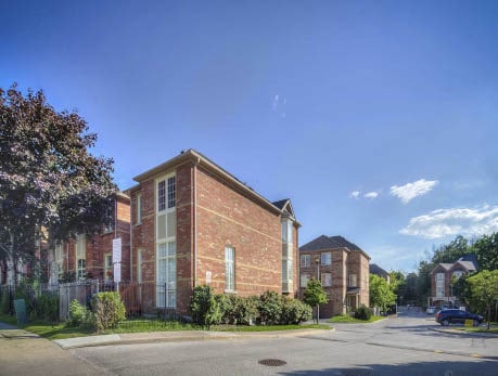 8 CROMWELL RD