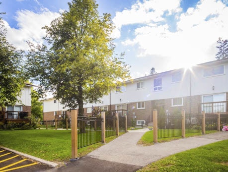 2 WHITE ABBEY PARK