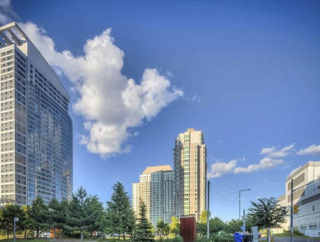8 LEE CENTRE DR