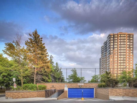 80 ALTON TOWERS CIR