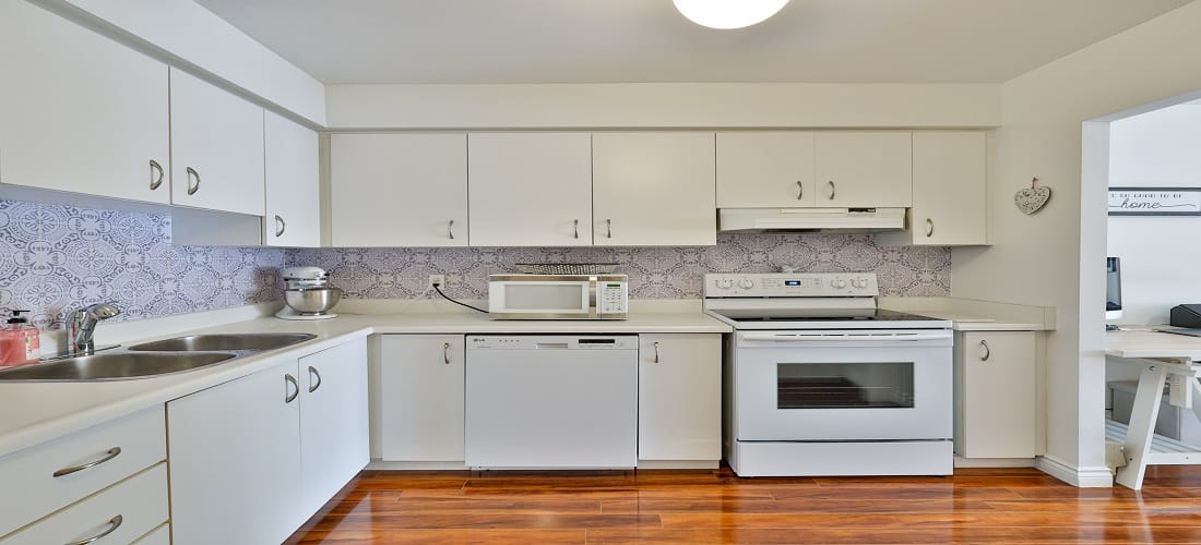 928 MILLWOOD RD CONDOS