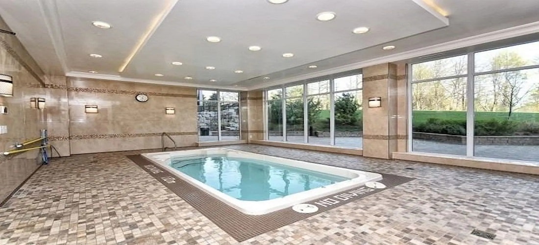 9255 JANE ST MAPLE CONDOS