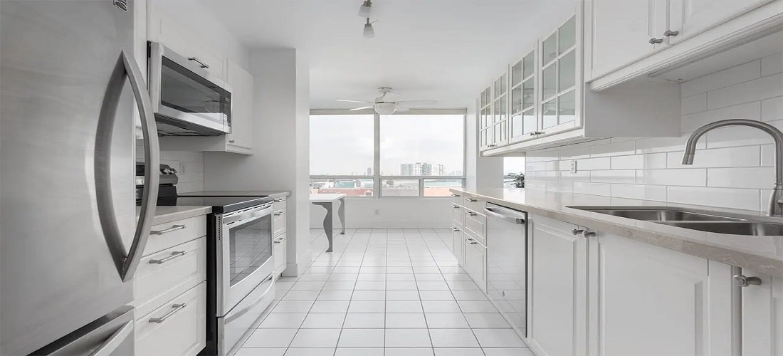 120 PROMENADE CIRCLE CONDOS