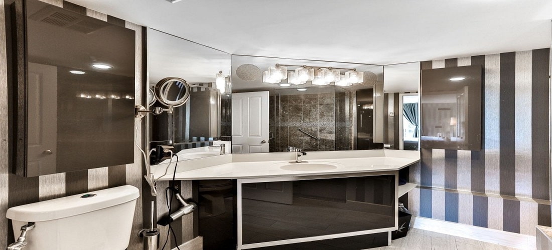 7250 YONGE ST CONDOS