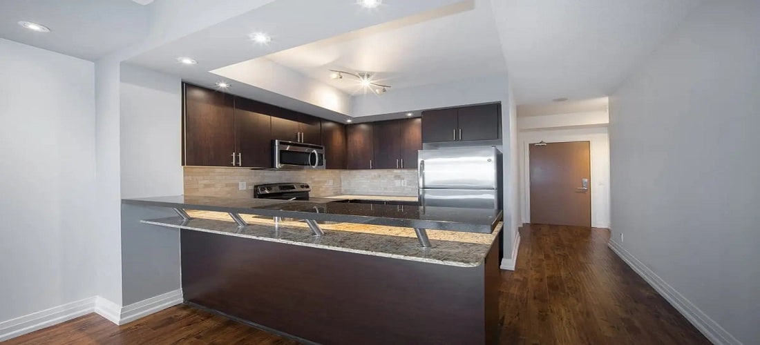 520 STEELES AVE WEST CONDOS
