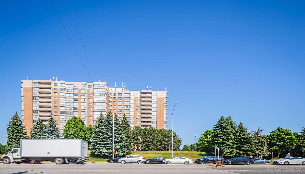 7601 BATHURST ST CONDOS
