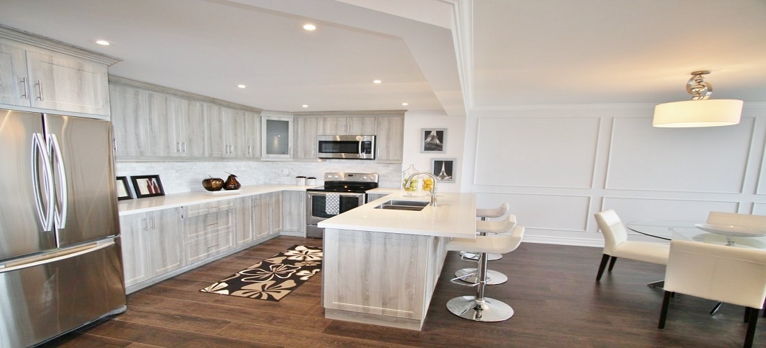 7601 BATHURST ST CONDOS