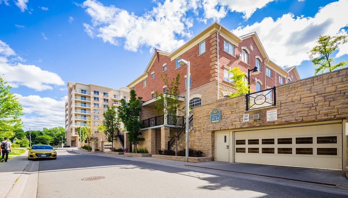8 BRIGHTON PLACE TOWNHOMES