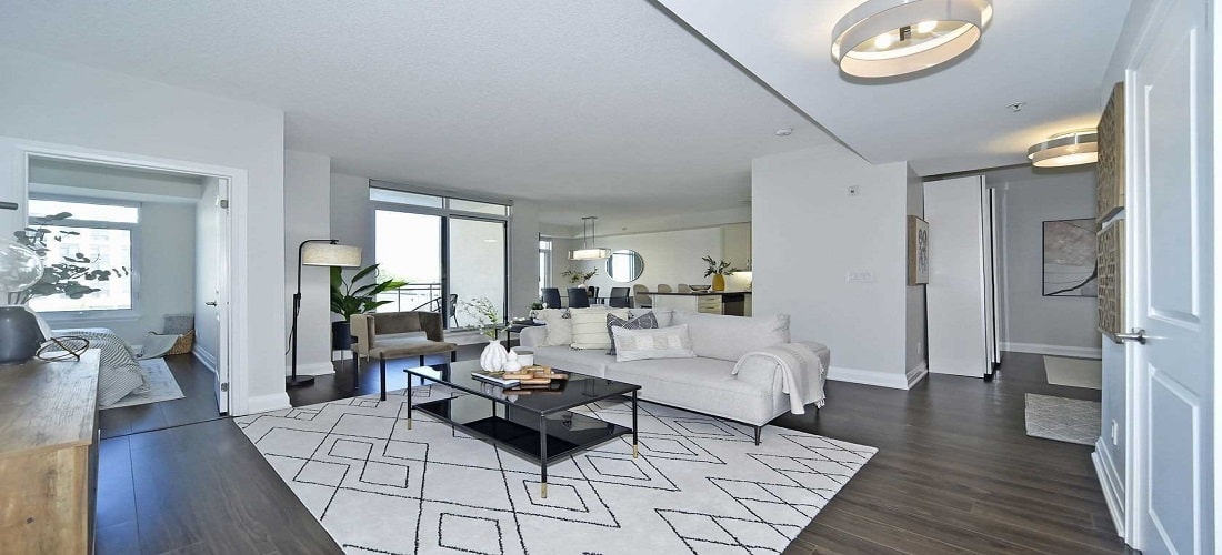 24 WOODSTREAM BLVD CONDOS