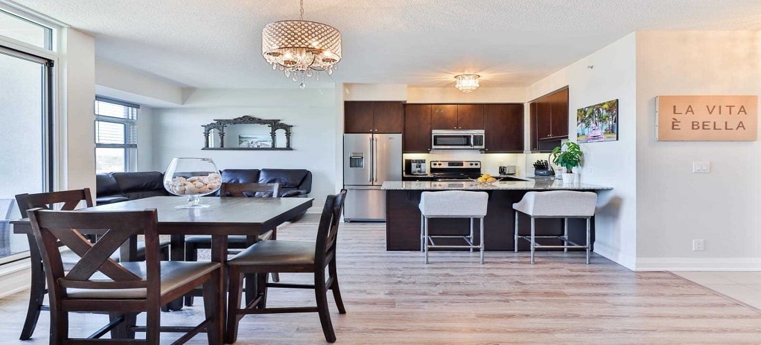 24 WOODSTREAM BLVD CONDOS