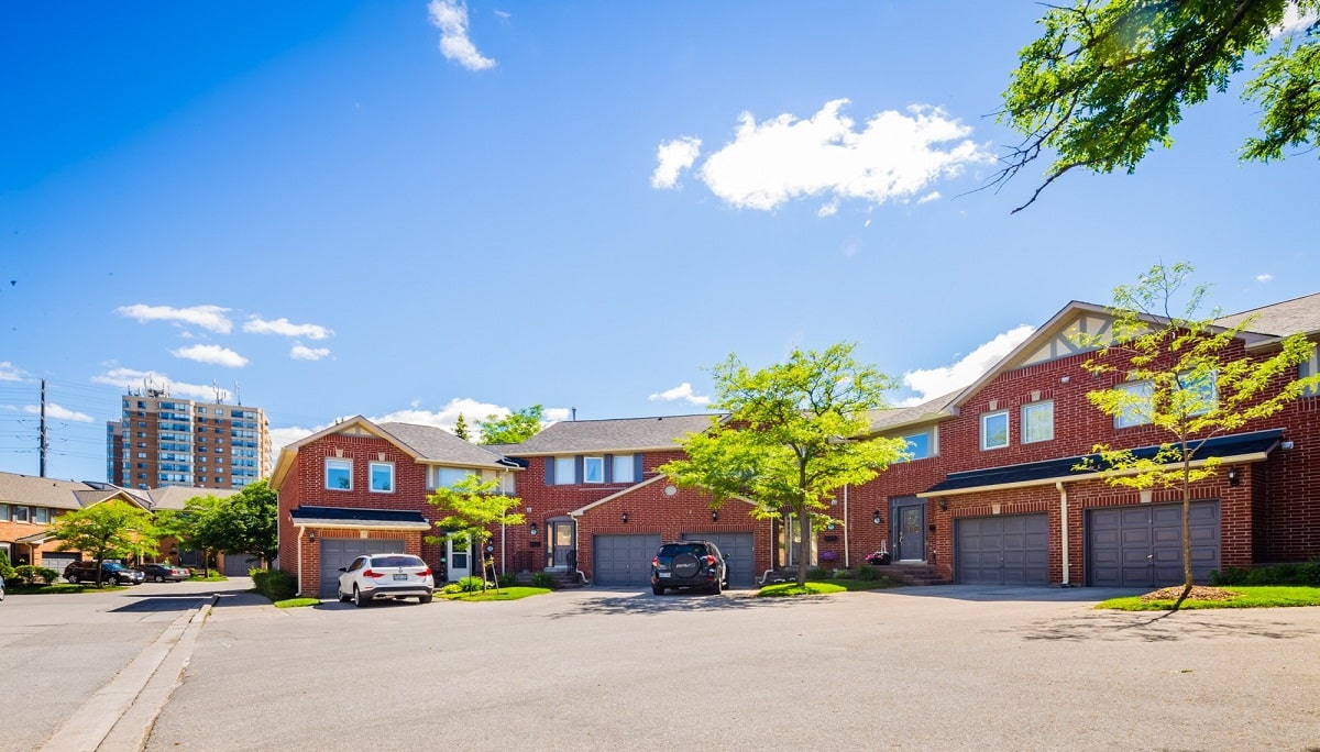 1-87 BEAUMONT PLACE & 23-43 GLEN CRESCENT CONDOS