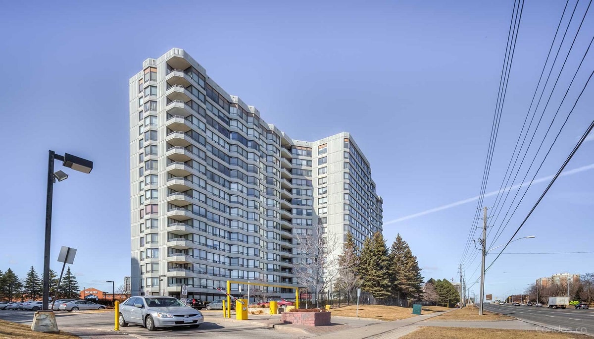 7460 BATHURST ST CONDOS
