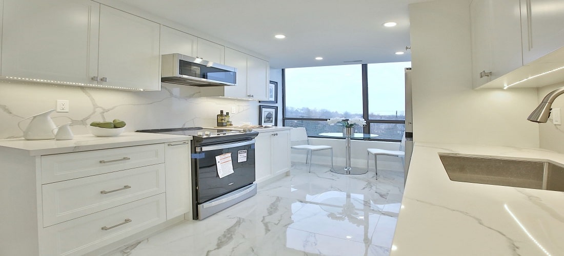 7460 BATHURST ST CONDOS