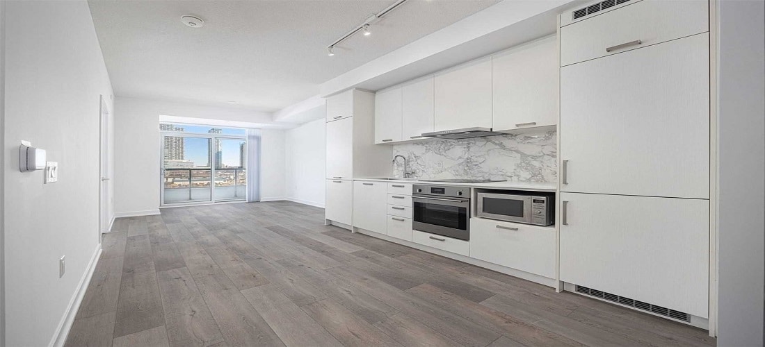 38 HONEYCRISP CRES CONDOS