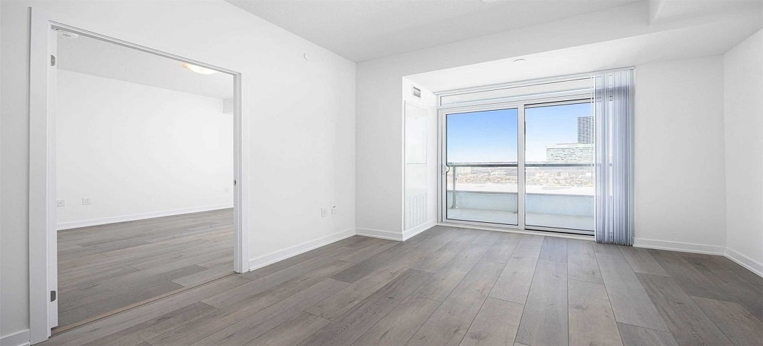 38 HONEYCRISP CRES CONDOS