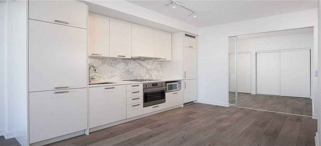 38 HONEYCRISP CRES CONDOS