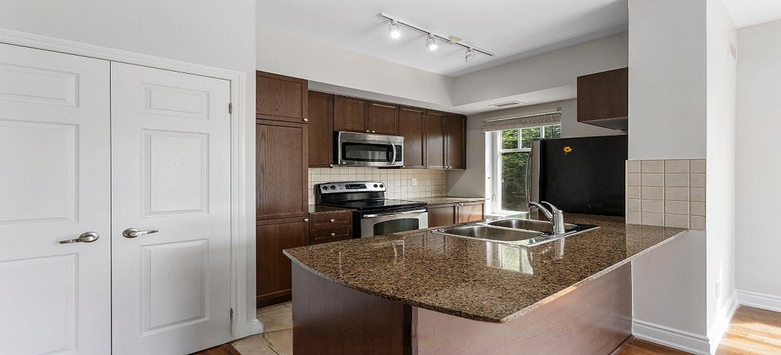 10211 KEELE ST CONDOS