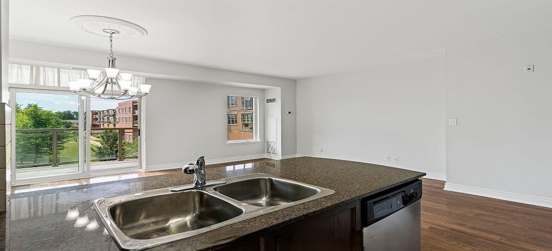 10211 KEELE ST CONDOS